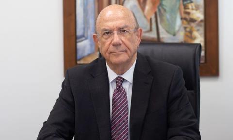 &laquo;&Iota;&delta;&iota;&alpha;ί&tau;&epsilon;&rho;&eta; &iota;&kappa;&alpha;&nu;&omicron;&pi;&omicron;ί&eta;&sigma;&eta;&raquo; &gamma;&iota;&alpha; &tau;&eta;&nu; &alpha;&xi;&iota;&omicron;&lambda;ό&gamma;&eta;&sigma;&eta; &alpha;&pi;ό &tau;&omicron;&nu; Fitch &epsilon;&xi;έ&phi;&rho;&alpha;&sigma;&epsilon; &omicron; &Kappa;&epsilon;&rho;&alpha;&upsilon;&nu;ό&sigmaf;-&laquo;&Epsilon;&pi;&iota;&beta;&epsilon;&beta;&alpha;&iota;ώ&nu;&epsilon;&iota; &tau;&eta;&nu; &omicron;&rho;&theta;&omicron;&lambda;&omicron;&gamma;&iota;&kappa;ή &omicron;&iota;&kappa;&omicron;&nu;&omicron;&mu;&iota;&kappa;ή &pi;&omicron;&lambda;&iota;&tau;&iota;&kappa;ή&raquo;