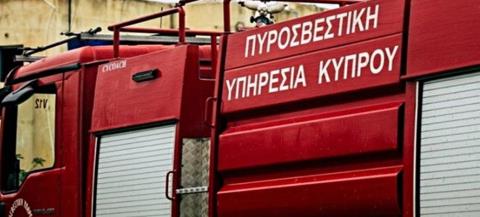 Νέα πυρκαγιά στη νεκρή ζώνη στη Λευκωσία-Με συνοδεία των Ηνωμένων Εθνών εισήλθε η Πυροσβεστική