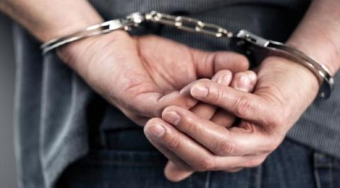 Τους σταμάτησαν για έλεγχο και βρέθηκαν τέσσερα διαφορετικά είδη ναρκωτικών στην κατοχή τους-Χειροπέδες σε πέντε