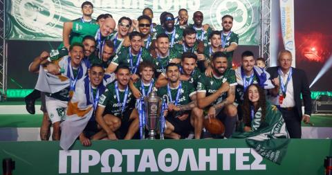 ΒΙΝΤΕΟ: Στον ουρανό της Λευκωσίας το 22ο πρωτάθλημα της Ομόνοιας-Η στιγμή της απονομής του τίτλου