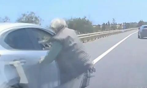 &Sigma;&upsilon;&nu;&epsilon;&lambda;ή&phi;&theta;&eta; &omicron; &omicron;&delta;&eta;&gamma;ό&sigmaf; &pi;&omicron;&upsilon; &epsilon;&gamma;&kappa;&alpha;&tau;έ&lambda;&epsilon;&iota;&psi;&epsilon; &tau;&eta; &sigma;&kappa;&eta;&nu;ή &mu;&epsilon;&tau;ά &alpha;&pi;ό &tau;&rho;&omicron;&chi;&alpha;ί&omicron; &mu;&epsilon; 65&chi;&rho;&omicron;&nu;&omicron; &sigma;&tau;&omicron;&nu; &alpha;&nu;&epsilon;&mu;&omicron;&theta;ώ&rho;&alpha;&kappa;&alpha; &tau;&omicron;&upsilon; &sigma;&tau;&eta; &Lambda;ά&rho;&nu;&alpha;&kappa;&alpha;