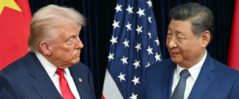 Ο Τραμπ στην Κίνα για «damage control», δασμοί, τεχνολογία και Ταϊβάν στο επίκεντρο - Πώς δεν θα εκτροχιαστεί η σχέση με το Πεκίνο