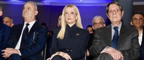 &Beta;&gamma;&alpha;ί&nu;&epsilon;&iota; &mu;&pi;&rho;&omicron;&sigma;&tau;ά &kappa;&alpha;&iota; &omicron; &Alpha;&beta;έ&rho;&omega;&phi; &mu;&epsilon; &mu;ή&nu;&upsilon;&mu;&alpha; &epsilon;&nu;ό&tau;&eta;&tau;&alpha;&sigmaf; &sigma;&tau;&omicron;&upsilon;&sigmaf; &Sigma;&upsilon;&nu;&alpha;&gamma;&epsilon;&rho;&mu;&iota;&kappa;&omicron;ύ&sigmaf;-&laquo;&Mu;&alpha;&zeta;&iota;&kappa;ά &sigma;&tau;&iota;&sigmaf; &kappa;ά&lambda;&pi;&epsilon;&sigmaf; &gamma;&iota;&alpha; &alpha;&nu;ά&delta;&epsilon;&iota;&xi;&eta; &tau;&omicron;&upsilon; &Delta;&Eta;&Sigma;&Upsilon; &sigma;&epsilon; &pi;&rho;ώ&tau;&omicron; &kappa;ό&mu;&mu;&alpha;&raquo;