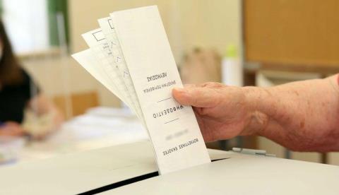 &laquo;Ώ&rho;&iota;&mu;&eta; &Delta;&eta;&mu;&omicron;&kappa;&rho;&alpha;&tau;ί&alpha;, &mu;&pi;&omicron;&rho;&omicron;ύ&mu;&epsilon; &nu;&alpha; &kappa;ά&nu;&omicron;&upsilon;&mu;&epsilon; &epsilon;&kappa;&lambda;&omicron;&gamma;έ&sigmaf; &chi;&omega;&rho;ί&sigmaf; &nu;&alpha; &upsilon;&pi;ά&rho;&chi;&epsilon;&iota; &phi;&alpha;&nu;&alpha;&tau;&iota;&sigma;&mu;ό&sigmaf;&raquo;-&Omicron;&iota; &epsilon;&kappa;&tau;&iota;&mu;ή&sigma;&epsilon;&iota;&sigmaf; &tau;&omega;&nu; &epsilon;&iota;&delta;&iota;&kappa;ώ&nu; &gamma;&iota;&alpha; &tau;&iota;&sigmaf; &Beta;&omicron;&upsilon;&lambda;&epsilon;&upsilon;&tau;&iota;&kappa;έ&sigmaf;