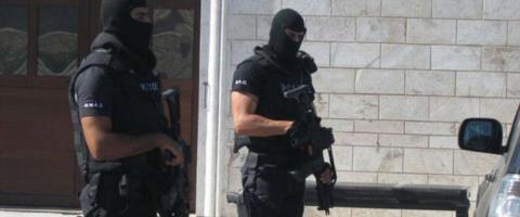 &Chi;&epsilon;&iota;&rho;&omicron;&pi;έ&delta;&epsilon;&sigmaf; &sigma;&epsilon; &delta;ύ&omicron; &pi;&rho;ό&sigma;&omega;&pi;&alpha; &pi;&omicron;&upsilon; &theta;&epsilon;&omega;&rho;&omicron;ύ&nu;&tau;&alpha;&iota; ύ&pi;&omicron;&pi;&tau;&alpha; &gamma;&iota;&alpha; &tau;&rho;&omicron;&mu;&omicron;&kappa;&rho;&alpha;&tau;ί&alpha;-&Epsilon;&nu;&tau;&omicron;&pi;ί&sigma;&tau;&eta;&kappa;&alpha;&nu; &epsilon;&kappa;&rho;&eta;&kappa;&tau;&iota;&kappa;έ&sigmaf; ύ&lambda;&epsilon;&sigmaf; &sigma;&epsilon; &omicron;&iota;&kappa;ί&alpha;