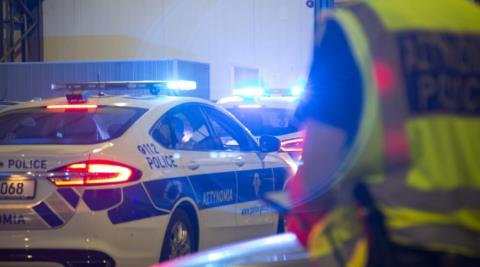 &Delta;&epsilon;ύ&tau;&epsilon;&rho;&omicron; &theta;&alpha;&nu;&alpha;&tau;&eta;&phi;ό&rho;&omicron; &mu;έ&sigma;&alpha; &sigma;&epsilon; &lambda;ί&gamma;&epsilon;&sigmaf; ώ&rho;&epsilon;&sigmaf; &sigma;&tau;&eta;&nu; ά&sigma;&phi;&alpha;&lambda;&tau;&omicron;, &eta;&lambda;&iota;&kappa;&iota;&omega;&mu;έ&nu;&eta; &pi;&alpha;&rho;&alpha;&sigma;ύ&rho;&theta;&eta;&kappa;&epsilon; &alpha;&pi;ό ό&chi;&eta;&mu;&alpha; &pi;&omicron;&upsilon; &tau;&eta;&sigmaf; έ&delta;&omega;&sigma;&epsilon; &pi;&rho;&omicron;&tau;&epsilon;&rho;&alpha;&iota;ό&tau;&eta;&tau;&alpha;-&Sigma;&upsilon;&gamma;&kappa;&lambda;&omicron;&nu;ί&zeta;&omicron;&upsilon;&nu; &omicron;&iota; &lambda;