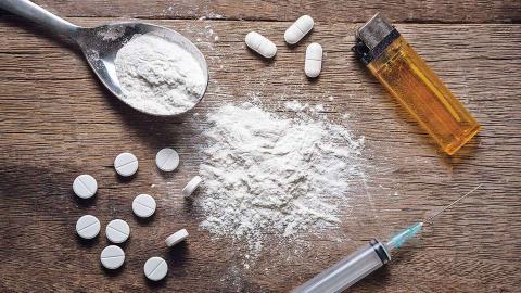 &Alpha;&pi;ό &kappa;&omicron;&kappa;&alpha;ΐ&nu;&eta; &mu;έ&chi;&rho;&iota; &chi;ά&pi;&iota;&alpha; ecstasy &epsilon;&nu;&tau;&omicron;&pi;ί&sigma;&tau;&eta;&kappa;&alpha;&nu; &sigma;&tau;&omicron; ό&chi;&eta;&mu;&alpha; &kappa;&alpha;&iota; &tau;&eta;&nu; &omicron;&iota;&kappa;ί&alpha; 31&chi;&rho;&omicron;&nu;&omicron;&upsilon; &sigma;&tau;&eta; &Lambda;&epsilon;&upsilon;&kappa;&omega;&sigma;ί&alpha;