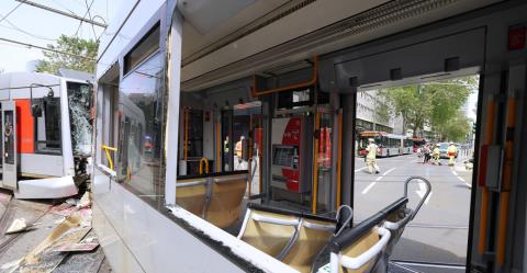 Δύο τραμ συγκρούστηκαν μετωπικά στο Ντίσελντορφ της Γερμανίας-Πάνω από 50 οι τραυματίες