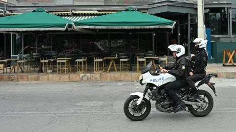 Στο μικροσκόπιο ο οπλισμός του Τίτι στο Μικρολίμανο-Διέφυγε άνδρας που ήταν στην παρέα του