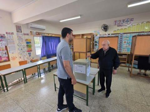 &Gamma;. &Omicron;&mu;ή&rho;&omicron;&upsilon;: &Epsilon;&kappa;&kappa;&omega;&phi;&alpha;&nu;&tau;&iota;&kappa;ή &eta; &alpha;&pi;&omicron;&upsilon;&sigma;ί&alpha; &Kappa;&upsilon;&pi;&rho;&iota;&alpha;&kappa;&omicron;ύ &alpha;&pi;ό &pi;&rho;&omicron;&epsilon;&kappa;&lambda;&omicron;&gamma;&iota;&kappa;ή &epsilon;&kappa;&sigma;&tau;&rho;&alpha;&tau;&epsilon;ί&alpha;