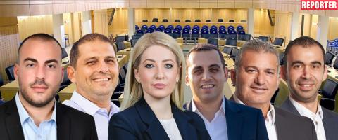 &Omicron;&iota; έ&xi;&iota; &nu;έ&omicron;&iota; &beta;&omicron;&upsilon;&lambda;&epsilon;&upsilon;&tau;έ&sigmaf; &tau;&eta;&sigmaf; &Lambda;ά&rho;&nu;&alpha;&kappa;&alpha;&sigmaf;-&Epsilon;&pi;&alpha;&nu;&epsilon;&kappa;&lambda;έ&gamma;&eta;&kappa;&alpha;&nu; &mu;&epsilon; ά&nu;&epsilon;&sigma;&eta; &omicron;&iota; &pi;έ&nu;&tau;&epsilon;, &pi;&alpha;ί&zeta;&epsilon;&iota; &mu;&pi;ά&lambda;&alpha; &sigma;&tau;&eta; &Beta;&omicron;&upsilon;&lambda;ή &omicron; &Xi;&iota;&omicron;ύ&rho;&omicron;&upsilon;&pi;&pi;&alpha;&sigmaf;