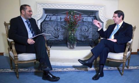 &Nu;έ&alpha; &pi;&upsilon;&rho;ά &Alpha;&nu;&alpha;&sigma;&tau;&alpha;&sigma;&iota;ά&delta;&eta; &kappa;&alpha;&tau;ά &Omicron;&delta;&upsilon;&sigma;&sigma;έ&alpha;-&laquo;&Omicron; &kappa;&upsilon;&pi;&rho;&iota;&alpha;&kappa;ό&sigmaf; &lambda;&alpha;ό&sigmaf; &epsilon;&pi;έ&lambda;&epsilon;&xi;&epsilon; &kappa;ό&mu;&mu;&alpha;&tau;&alpha; &mu;&epsilon; &sigma;&upsilon;&nu;έ&pi;&epsilon;&iota;&alpha; &kappa;&alpha;&iota; &alpha;&rho;&chi;έ&sigmaf; &kappa;&alpha;&iota; ό&chi;&iota; &mu;&epsilon; &epsilon;&mu;&mu;&omicron;&nu;&iota;&kappa;ή &pi;&rho;&omicron;&sigma;&pi;ά&theta;&epsilon;&iota;&alpha;&raquo;