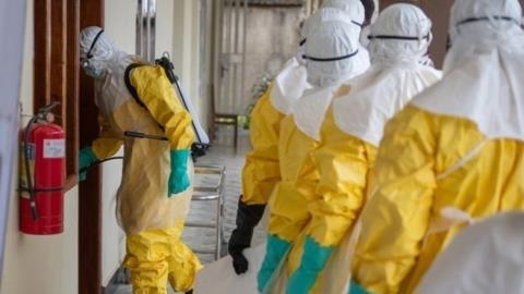 Πάνω από 1.000 ύποπτα κρούσματα Έμπολα στο Κονγκό και φόβοι για μεγάλη εξάπλωση, κλείνει τα σύνορα η Ουγκάντα