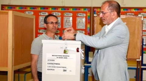 Μετάνιωσε και βλέπει όλα τα κόμματα για την Προεδρία της Βουλής ο Οδυσσέας, αφήνει εκτός τον ΔΗΣΥ
