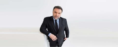 Γρηγόρης Αρναούτογλου: «Έπασχα από ανηδονία. Με λυπάμαι και εύχομαι κάποια στιγμή να βρω τον δρόμο της ευτυχίας»
