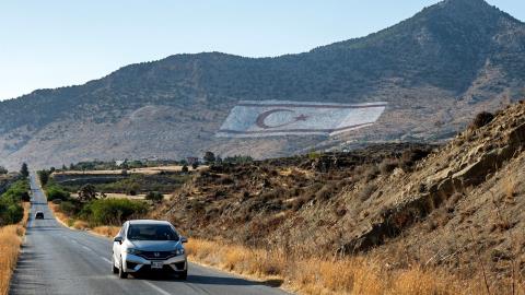 &Alpha;&pi;&omicron;&rho;&rho;ί&pi;&tau;&epsilon;&iota; &tau;&alpha; &pi;&epsilon;&rho;ί &pi;&alpha;&rho;ά&theta;&upsilon;&rho;&omicron;&upsilon; &epsilon;&upsilon;&kappa;&alpha;&iota;&rho;ί&alpha;&sigmaf; &sigma;&tau;&omicron; &Kappa;&upsilon;&pi;&rho;&iota;&alpha;&kappa;ό &tau;&omicron; &laquo;&upsilon;&pi;&epsilon;&xi;&raquo; &psi;&epsilon;&upsilon;&delta;&omicron;&kappa;&rho;ά&tau;&omicron;&upsilon;&sigmaf;