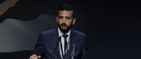 &Pi;&alpha;&rho;&alpha;&iota;&tau;ή&theta;&eta;&kappa;&epsilon; &omicron; &alpha;&nu;&tau;&iota;&pi;&rho;ό&epsilon;&delta;&rho;&omicron;&sigmaf; &tau;&omicron;&upsilon; &Epsilon;&Lambda;&Alpha;&Mu; &sigma;&tau;&omicron;&nu; &alpha;&pi;ό&eta;&chi;&omicron; &tau;&omega;&nu; &beta;&omicron;&upsilon;&lambda;&epsilon;&upsilon;&tau;&iota;&kappa;ώ&nu; &epsilon;&kappa;&lambda;&omicron;&gamma;ώ&nu;-&laquo;&Mu;&pi;ή&kappa;&alpha; &sigma;&tau;&eta;&nu; &pi;&omicron;&lambda;&iota;&tau;&iota;&kappa;ή &mu;&epsilon; &tau;&omicron; &kappa;&epsilon;&phi;ά&lambda;&iota; &psi;&eta;&lambda;ά &kappa;&alpha;&iota; έ&tau;&sigma;&iota; &theta;&alpha; &phi;ύ&gamma;&omega;&raquo;