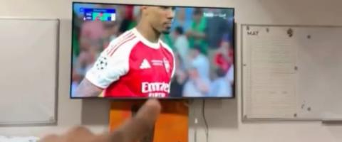 ΒΙΝΤΕΟ: Τρελάθηκε ο Φρανσίσκο με τον τίτλο της Παρί Σεν Ζερμέν-Προέβλεψε το πέναλτι του Γκάμπριελ και έτρεχε στους διαδρόμους τσιρίζοντας
