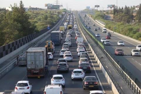 &Epsilon;&kappa;&mu;&epsilon;&tau;&alpha;&lambda;&lambda;&epsilon;ύ&omicron;&nu;&tau;&alpha;&iota; &tau;&omicron;&nu; &kappa;&alpha;&lambda;ό &kappa;&alpha;&iota;&rho;ό, &sigma;&pi;&epsilon;ύ&delta;&omicron;&upsilon;&nu; &sigma;&tau;&iota;&sigmaf; &pi;&alpha;&rho;&alpha;&lambda;ί&epsilon;&sigmaf; &omicron;&iota; &Kappa;ύ&pi;&rho;&iota;&omicron;&iota;-&Pi;&upsilon;&kappa;&nu;ή &tau;&rho;&omicron;&chi;&alpha;ί&alpha; &kappa;ί&nu;&eta;&sigma;&eta; &sigma;&tau;&omicron;&upsilon;&sigmaf; &alpha;&upsilon;&tau;&omicron;&kappa;&iota;&nu;&eta;&tau;ό&delta;&rho;&omicron;&mu;&omicron;&upsilon;&sigmaf; &pi;&rho;&omicron;&sigmaf; &Lambda;ά&rho;&nu;&alpha;&kappa;&alpha; &kappa;&alpha;&iota; &Lambda;&epsilon;