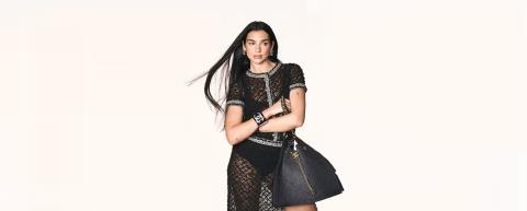 Dua Lipa &ndash; Callum Turner: &Pi;&alpha;&nu;&tau;&rho;&epsilon;ύ&tau;&eta;&kappa;&alpha;&nu; &mu;&epsilon; &pi;&omicron;&lambda;&iota;&tau;&iota;&kappa;ό &gamma;ά&mu;&omicron; &sigma;&tau;&omicron; &Lambda;&omicron;&nu;&delta;ί&nu;&omicron;