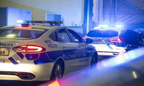 Στο κελί για οκτώ ημέρες 31χρονος για τα έξι πιστόλια, σφαίρες και ναρκωτικά σε οικία-Ανανεώθηκε η κράτηση για άλλους δύο συλληφθέντες