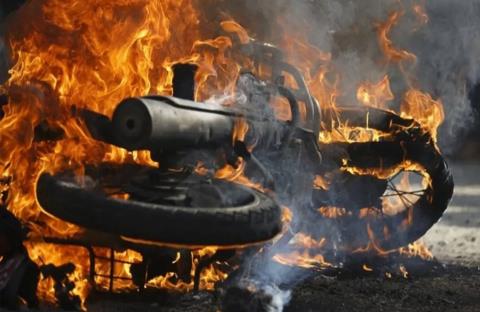 Έ&beta;&alpha;&lambda;&alpha;&nu; &phi;&omega;&tau;&iota;ά &sigma;&epsilon; &mu;&omicron;&tau;&omicron;&sigma;&iota;&kappa;&lambda;έ&tau;&alpha; &mu;έ&rho;&alpha; &mu;&epsilon;&sigma;&eta;&mu;έ&rho;&iota; &sigma;&tau;&eta;&nu; &epsilon;&pi;&alpha;&rho;&chi;ί&alpha; &Lambda;&epsilon;&upsilon;&kappa;&omega;&sigma;ί&alpha;&sigmaf;-&Epsilon;ί&chi;&epsilon; &delta;&eta;&lambda;&omega;&theta;&epsilon;ί &sigma;&tau;&eta;&nu; &Alpha;&sigma;&tau;&upsilon;&nu;&omicron;&mu;ί&alpha; &omega;&sigmaf; &kappa;&lambda;&omicron;&pi;&iota;&mu;&alpha;ί&alpha;