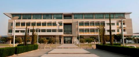 &Kappa;&alpha;&tau;&alpha;&gamma;&gamma;έ&lambda;&lambda;&epsilon;&iota; &delta;&iota;ά&kappa;&rho;&iota;&sigma;&eta; &kappa;&alpha;&iota; &theta;&upsilon;&mu;&alpha;&tau;&omicron;&pi;&omicron;ί&eta;&sigma;&eta; &lambda;ό&gamma;&omega; &alpha;&nu;&alpha;&pi;&eta;&rho;ί&alpha;&sigmaf; &phi;&omicron;&iota;&tau;ή&tau;&rho;&iota;&alpha;, &delta;&epsilon;&nu; έ&lambda;&alpha;&beta;&epsilon; &epsilon;ύ&lambda;&omicron;&gamma;&epsilon;&sigmaf; &pi;&rho;&omicron;&sigma;&alpha;&rho;&mu;&omicron;&gamma;έ&sigmaf;-&Pi;ώ&sigmaf; &alpha;&pi;&alpha;&nu;&tau;ά &tau;&omicron; &Pi;&alpha;&nu;&epsilon;&pi;&iota;&sigma;&tau;ή&mu;&iota;&omicron; &Kappa;ύ&pi;&rho;&omicron;&upsilon;