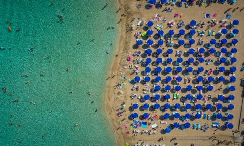 &Beta;&omicron;&upsilon;&tau;&iota;ά 33,8% &sigma;&tau;&alpha; &tau;&omicron;&upsilon;&rho;&iota;&sigma;&tau;&iota;&kappa;ά έ&sigma;&omicron;&delta;&alpha; &tau;&omicron;&nu; &Mu;ά&rho;&tau;&iota;&omicron; &lambda;ό&gamma;&omega; &sigma;&upsilon;&rho;&rho;ί&kappa;&nu;&omega;&sigma;&eta;&sigmaf; &alpha;&phi;ί&xi;&epsilon;&omega;&nu; &alpha;&pi;ό &Iota;&sigma;&rho;&alpha;ή&lambda;