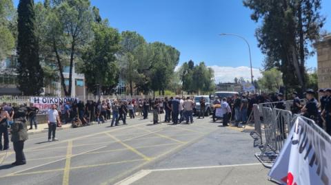 &Alpha;&pi;&omicron;&gamma;&omicron;&eta;&tau;&epsilon;&upsilon;&mu;έ&nu;&eta; &eta; &laquo;&Phi;&omega;&nu;ή &tau;&omega;&nu; &Kappa;&tau;&eta;&nu;&omicron;&tau;&rho;ό&phi;&omega;&nu;&raquo; &alpha;&pi;ό &tau;&eta; &sigma;&upsilon;&nu;έ&chi;&iota;&sigma;&eta; &tau;&omega;&nu; &theta;&alpha;&nu;&alpha;&tau;ώ&sigma;&epsilon;&omega;&nu;-&Pi;&iota;&theta;&alpha;&nu;ό&nu; &tau;&eta;&nu; &Tau;&epsilon;&tau;ά&rho;&tau;&eta; &eta; &sigma;&upsilon;&nu;ά&nu;&tau;&eta;&sigma;&eta; &tau;&omega;&nu; &mu;&epsilon;&lambda;ώ&nu; &tau;&omicron;&upsilon;&sigmaf;
