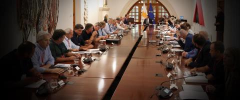 &Xi;&epsilon;&kappa;&alpha;&theta;&alpha;&rho;ί&sigma;&tau;&eta;&kappa;&epsilon; &eta; &sigma;&upsilon;&nu;έ&chi;&iota;&sigma;&eta; &tau;&omega;&nu; &theta;&alpha;&nu;&alpha;&tau;ώ&sigma;&epsilon;&omega;&nu;, &lambda;&alpha;&mu;&beta;ά&nu;&omicron;&upsilon;&nu; &alpha;&pi;&omicron;&phi;ά&sigma;&epsilon;&iota;&sigmaf; &omicron;&iota; &delta;&iota;&alpha;&mu;&alpha;&rho;&tau;&upsilon;&rho;ό&mu;&epsilon;&nu;&omicron;&iota; &kappa;&tau;&eta;&nu;&omicron;&tau;&rho;ό&phi;&omicron;&iota;-&Mu;έ&chi;&rho;&iota; &kappa;&alpha;&iota; &euro;250,000 &tau;&omicron; &pi;&rho;ό&sigma;&tau;&iota;&mu;&omicron; &gamma;&iota;&alpha; &lambda;&alpha;&theta;