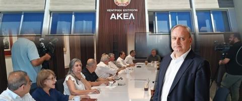 &Sigma;&tau;έ&phi;&alpha;&nu;&omicron;&sigmaf; &Sigma;&tau;&epsilon;&phi;ά&nu;&omicron;&upsilon; &omicron; &epsilon;&kappa;&lambda;&epsilon;&kappa;&tau;ό&sigmaf; &tau;&omicron;&upsilon; &Alpha;&Kappa;&Epsilon;&Lambda; &gamma;&iota;&alpha; &tau;&eta;&nu; &Pi;&rho;&omicron;&epsilon;&delta;&rho;ί&alpha; &tau;&eta;&sigmaf; &Beta;&omicron;&upsilon;&lambda;ή&sigmaf;-&Kappa;&lambda;&epsilon;ί&delta;&omega;&sigma;&epsilon; &omicron;&mu;ό&phi;&omega;&nu;&alpha; &tau;&eta;&nu; &upsilon;&pi;&omicron;&psi;&eta;&phi;&iota;ό&tau;&eta;&tau;ά &tau;&omicron;&upsilon; &eta; &Kappa;&epsilon;&nu;&tau;&rho;&iota;&kappa;ή &Epsilon;&pi;&iota;&tau;&rho;&omicron;&pi;ή