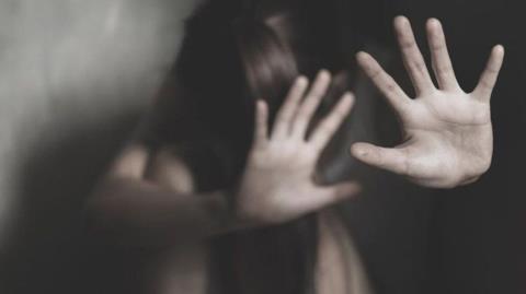 &Upsilon;&pi;ό&theta;&epsilon;&sigma;&eta; &Pi;&epsilon;&lambda;&iota;&kappa;ό &kappa;&alpha;&iota; &sigma;&tau;&eta;&nu; &Omicron;&lambda;&lambda;&alpha;&nu;&delta;ί&alpha;-&Tau;έ&sigma;&sigma;&epsilon;&rho;&iota;&sigmaf; ά&nu;&delta;&rho;&epsilon;&sigmaf; &sigma;&upsilon;&nu;&epsilon;&lambda;ή&phi;&theta;&eta;&sigma;&alpha;&nu; &gamma;&iota;&alpha;&tau;ί &nu;ά&rho;&kappa;&omega;&nu;&alpha;&nu; &kappa;&alpha;&iota; &kappa;&alpha;&kappa;&omicron;&pi;&omicron;&iota;&omicron;ύ&sigma;&alpha;&nu; &gamma;&upsilon;&nu;&alpha;ί&kappa;&epsilon;&sigmaf; &alpha;&pi;ό &tau;&omicron; &pi;&epsilon;&rho;&iota;&beta;ά&lambda;&lambda;&omicron;&nu; &tau;&omicron;&upsilon;&sigmaf;