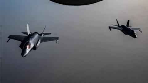 &Omicron;&iota; &Eta;&Pi;&Alpha; &kappa;&alpha;&tau;έ&rho;&rho;&iota;&psi;&alpha;&nu; &delta;ύ&omicron; &iota;&rho;&alpha;&nu;&iota;&kappa;ά drones &sigma;&tau;&alpha; &Sigma;&tau;&epsilon;&nu;ά &tau;&omicron;&upsilon; &Omicron;&rho;&mu;&omicron;ύ&zeta;