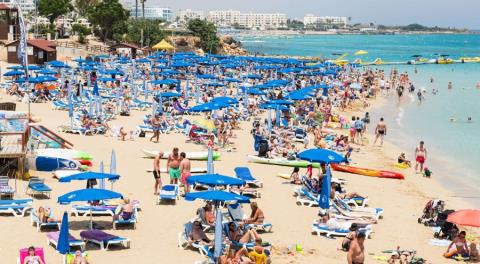 Πρωτιά σε γαλάζιες σημαίες στο Δήμο Παραλιμνίου-Δερύνειας, β