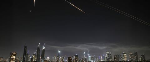 Το Ιράν εξαπέλυσε πυραυλική επίθεση κατά του Ισραήλ-Επικίνδυ
