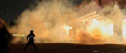 Το Ισραήλ έπληξε στρατιωτικούς στόχους στο Ιράν μετά την πυρ