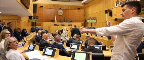 Αποκαλύπτει το παρασκήνιο για εκλογή Προέδρου της Βουλής ο Φ
