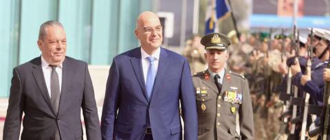 Καταγγέλλει τις τουρκικές παρεμβολές στα αεροσκάφη υπουργών 