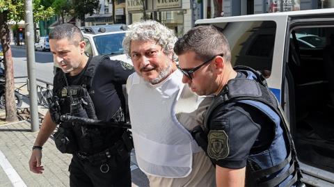 Αγνώριστος με λευκά μαλλιά και μούσια ο Τζέιμς Δαλαμάγκας πο