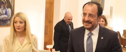 Συμφωνούν Χριστοδουλίδης και Αννίτα-«Θα συνεχίσει η άριστη σ