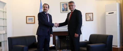 &Delta;&epsilon;&nu; &alpha;&sigma;&chi;&omicron;&lambda;&epsilon;ί&tau;&alpha;&iota; &mu;&epsilon; &tau;&iota;&sigmaf; &delta;&eta;&lambda;ώ&sigma;&epsilon;&iota;&sigmaf; &Epsilon;&rho;&chi;&iota;&omicron;&upsilon;&rho;&mu;ά&nu; &kappa;&alpha;&iota; &delta;&epsilon;&nu; &tau;&omicron; &pi;&alpha;ί&rho;&nu;&epsilon;&iota; &pi;ί&sigma;&omega; &omicron; &Chi;&rho;&iota;&sigma;&tau;&omicron;&delta;&omicron;&upsilon;&lambda;ί&delta;&eta;&sigmaf;-&laquo;&Sigma;&tau;&eta; &delta;&iota;&epsilon;&upsilon;&rho;&upsilon;&mu;έ&nu;&eta; &theta;&alpha; &alpha;&nu;&alpha;&kappa;&omicron;&iota;&nu;&omega;&theta;&epsilon;ί &eta; &epsilon;&pi;&alpha;&nu;έ&nu;&alpha;&rho;&xi;&eta; &tau;&omega;&nu;