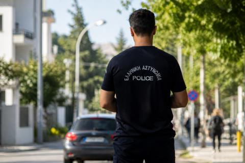 Θρίλερ στην Αιγιάλεια-Νεκροί μάνα και γιος μέσα σε λίμνη αίμ