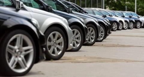 Ετήσια αύξηση 13% στις εγγραφές οχημάτων τους πρώτ