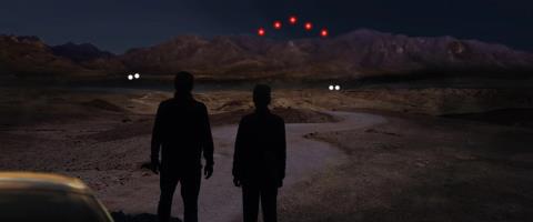 &Nu;έ&alpha; &beta;ί&nu;&tau;&epsilon;&omicron; &mu;&epsilon; UFO έ&delta;&omega;&sigma;&epsilon; &sigma;&tau;&eta; &delta;&eta;&mu;&omicron;&sigma;&iota;ό&tau;&eta;&tau;&alpha; &eta; &kappa;&upsilon;&beta;έ&rho;&nu;&eta;&sigma;&eta; &Tau;&rho;&alpha;&mu;&pi;-&Pi;&epsilon;&rho;&iota;&lambda;&alpha;&mu;&beta;ά&nu;&omicron;&nu;&tau;&alpha;&iota; &kappa;&alpha;&iota; &alpha;&pi;ό&rho;&rho;&eta;&tau;&omicron;&iota; &phi;ά&kappa;&epsilon;&lambda;&omicron;&iota; &tau;&eta;&sigmaf; CIA