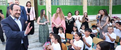 &Pi;&tau;&Delta;: &Eta; &delta;&eta;&mu;&iota;&omicron;&upsilon;&rho;&gamma;ί&alpha; &sigma;ύ&gamma;&chi;&rho;&omicron;&nu;&omega;&nu; &sigma;&chi;&omicron;&lambda;&iota;&kappa;ώ&nu; &upsilon;&pi;&omicron;&delta;&omicron;&mu;ώ&nu; &alpha;&pi;ό&delta;&epsilon;&iota;&xi;&eta; ό&tau;&iota; &eta; &Pi;&omicron;&lambda;&iota;&tau;&epsilon;ί&alpha; &epsilon;&pi;&epsilon;&nu;&delta;ύ&epsilon;&iota; &omicron;&upsilon;&sigma;&iota;&alpha;&sigma;&tau;&iota;&kappa;ά &sigma;&tau;&eta;&nu; &pi;&alpha;&iota;&delta;&epsilon;ί&alpha;