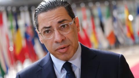 &Sigma;&tau;&omicron; &Lambda;&omicron;&upsilon;&xi;&epsilon;&mu;&beta;&omicron;ύ&rho;&gamma;&omicron; &omicron; &Kappa;ό&mu;&pi;&omicron;&sigmaf; &gamma;&iota;&alpha; &tau;&omicron; &Sigma;&upsilon;&mu;&beta;&omicron;ύ&lambda;&iota;&omicron; &Epsilon;&xi;&omega;&tau;&epsilon;&rho;&iota;&kappa;ώ&nu; &Upsilon;&pi;&omicron;&theta;έ&sigma;&epsilon;&omega;&nu;