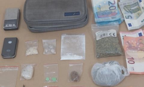 &Epsilon;&nu;&nu;έ&alpha; &sigma;&upsilon;&lambda;&lambda;ή&psi;&epsilon;&iota;&sigmaf; &sigma;&tau;&eta;&nu; &Pi;ά&phi;&omicron; &mu;&epsilon;&tau;ά &alpha;&pi;ό &epsilon;&pi;&iota;&chi;&epsilon;ί&rho;&eta;&sigma;&eta; &tau;&eta;&sigmaf; &Alpha;&sigma;&tau;&upsilon;&nu;&omicron;&mu;ί&alpha;&sigmaf;-&Kappa;&alpha;&tau;&alpha;&sigma;&chi;έ&theta;&eta;&kappa;&alpha;&nu; 5.510 &kappa;&alpha;&iota; &nu;&alpha;&rho;&kappa;&omega;&tau;&iota;&kappa;ά &mu;&epsilon;&tau;ά &alpha;&pi;ό &epsilon;&lambda;έ&gamma;&chi;&omicron;&upsilon;&sigmaf; &sigma;&epsilon; &delta;&iota;&alpha;&mu;έ&rho;&iota;&sigma;&mu;&alpha; &kappa;&alpha;&iota;
