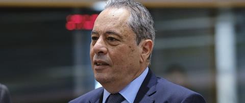 &Xi;&epsilon;&kappa;&alpha;&theta;&alpha;&rho;ί&zeta;&epsilon;&iota; &omicron; &Pi;ά&lambda;&mu;&alpha;&sigmaf;-&laquo;&Delta;&epsilon;&nu; έ&chi;&epsilon;&iota; &sigma;&upsilon;&zeta;&eta;&tau;&eta;&theta;&epsilon;ί &mu;ό&nu;&iota;&mu;&eta; &pi;&alpha;&rho;&omicron;&upsilon;&sigma;ί&alpha; &epsilon;&lambda;&lambda;&eta;&nu;&iota;&kappa;ώ&nu; F-16 &kappa;&alpha;&iota; &phi;&rho;&epsilon;&gamma;ά&tau;&alpha;&sigmaf; &sigma;&tau;&eta;&nu; &Kappa;ύ&pi;&rho;&omicron;&raquo;