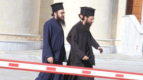 &Epsilon;&nu;&sigma;&tau;ά&sigma;&epsilon;&iota;&sigmaf; &gamma;&iota;&alpha; &phi;&omega;&tau;&omicron;&gamma;&rho;&alpha;&phi;ί&epsilon;&sigmaf; &kappa;&alpha;&iota; &tau;&epsilon;&kappa;&mu;ή&rho;&iota;&alpha; &alpha;&pi;ό &tau;&eta;&nu; &upsilon;&pi;&epsilon;&rho;ά&sigma;&pi;&iota;&sigma;&eta; &sigma;&tau;&eta; &delta;ί&kappa;&eta; &Alpha;&beta;&beta;&alpha;&kappa;&omicron;ύ&mu;-&Iota;&sigma;&chi;&upsilon;&rho;&iota;&sigma;&mu;&omicron;ί &gamma;&iota;&alpha; &pi;&alpha;&rho;&alpha;&beta;ί&alpha;&sigma;&eta; &sigma;&upsilon;&nu;&tau;&alpha;&gamma;&mu;&alpha;&tau;&iota;&kappa;ώ&nu; &delta;&iota;&kappa;&alpha;&iota;&omega;&mu;ά&tau;&omega;&nu;