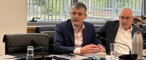 &Delta;&iota;&alpha;&beta;&iota;&beta;ά&zeta;&epsilon;&tau;&alpha;&iota; &kappa;&alpha;&iota; &sigma;&tau;&omicron;&nu; Έ&phi;&omicron;&rho;&omicron;&sigmaf; &Phi;&omicron;&rho;&omicron;&lambda;&omicron;&gamma;ί&alpha;&sigmaf; &tau;&omicron; &pi;ό&rho;&iota;&sigma;&mu;&alpha; &gamma;&iota;&alpha; &tau;&omicron; &Kappa;&rho;ά&tau;&omicron;&sigmaf; &Mu;&alpha;&phi;ί&alpha;-&Omicron; έ&lambda;&epsilon;&gamma;&chi;&omicron;&sigmaf; &mu;&pi;&omicron;&rho;&epsilon;ί &nu;&alpha; &gamma;ί&nu;&epsilon;&iota; έ&omega;&sigmaf; &delta;ώ&delta;&epsilon;&kappa;&alpha; &chi;&rho;ό&nu;&iota;&alpha; &pi;&rho;&iota;&nu;